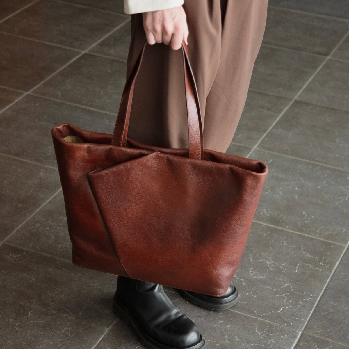 Fluid Tote L